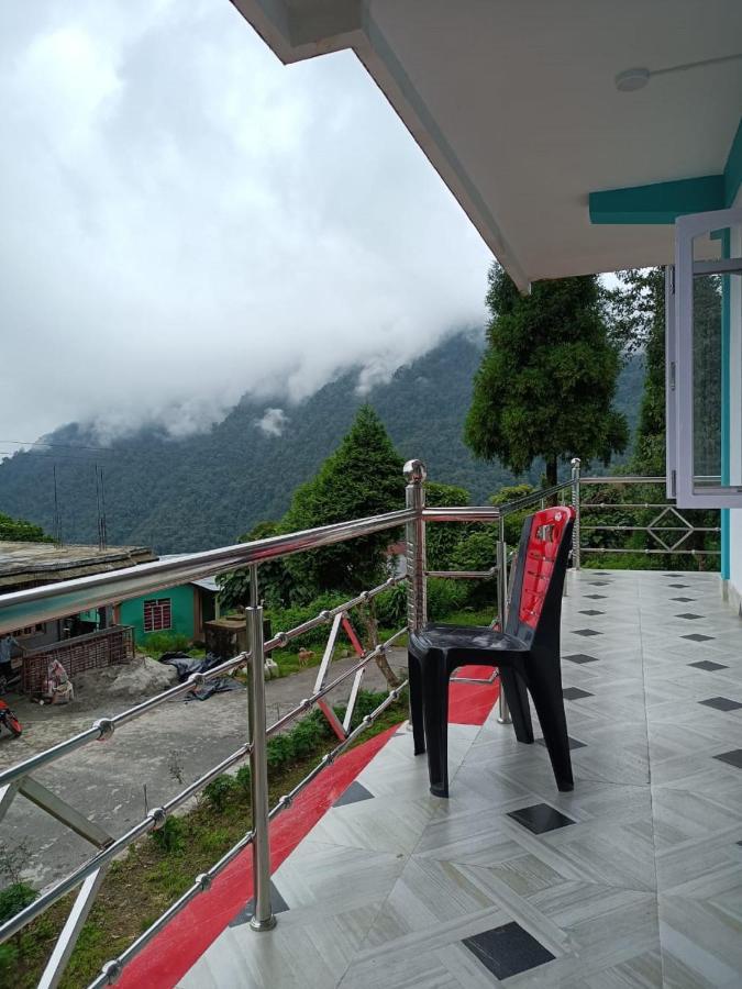 Mairung Gaon Farm Stay Rishop Екстериор снимка
